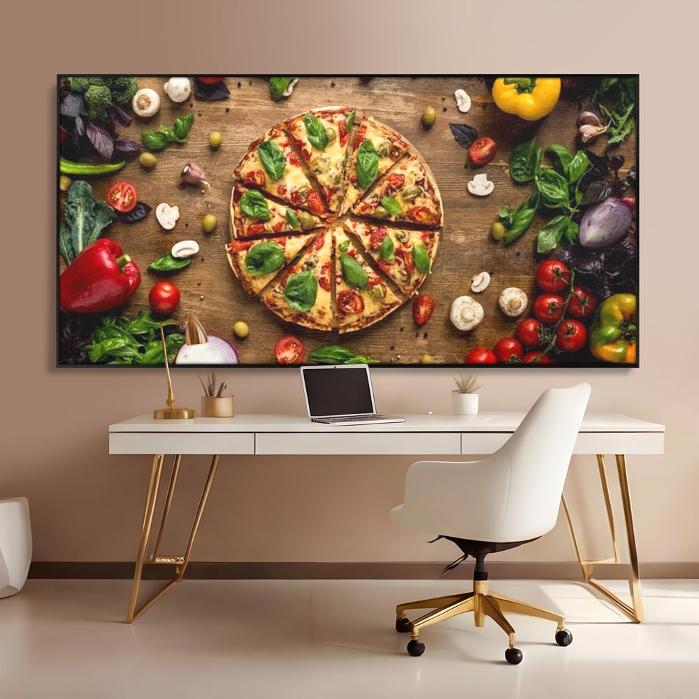 Tablou canvas cu tablou canvas cu pizza si legume, in rama de aluminiu negru, pe perete intr-un birou